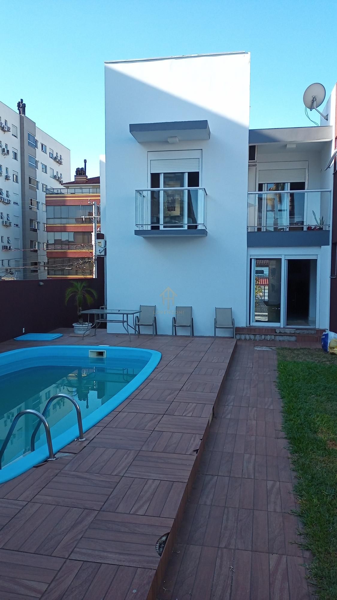 Casa à venda e aluguel com 5 quartos, 336m² - Foto 1