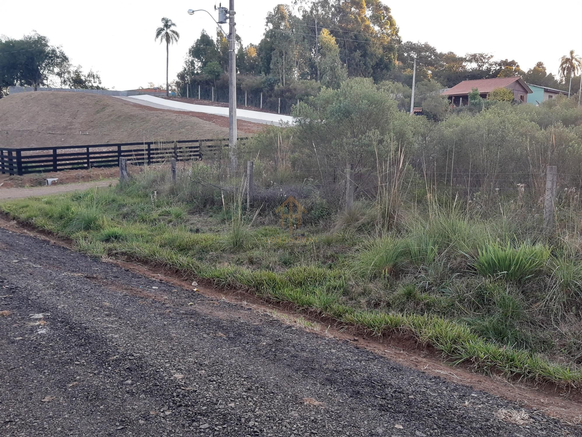 Terreno à venda, 1500m² - Foto 1