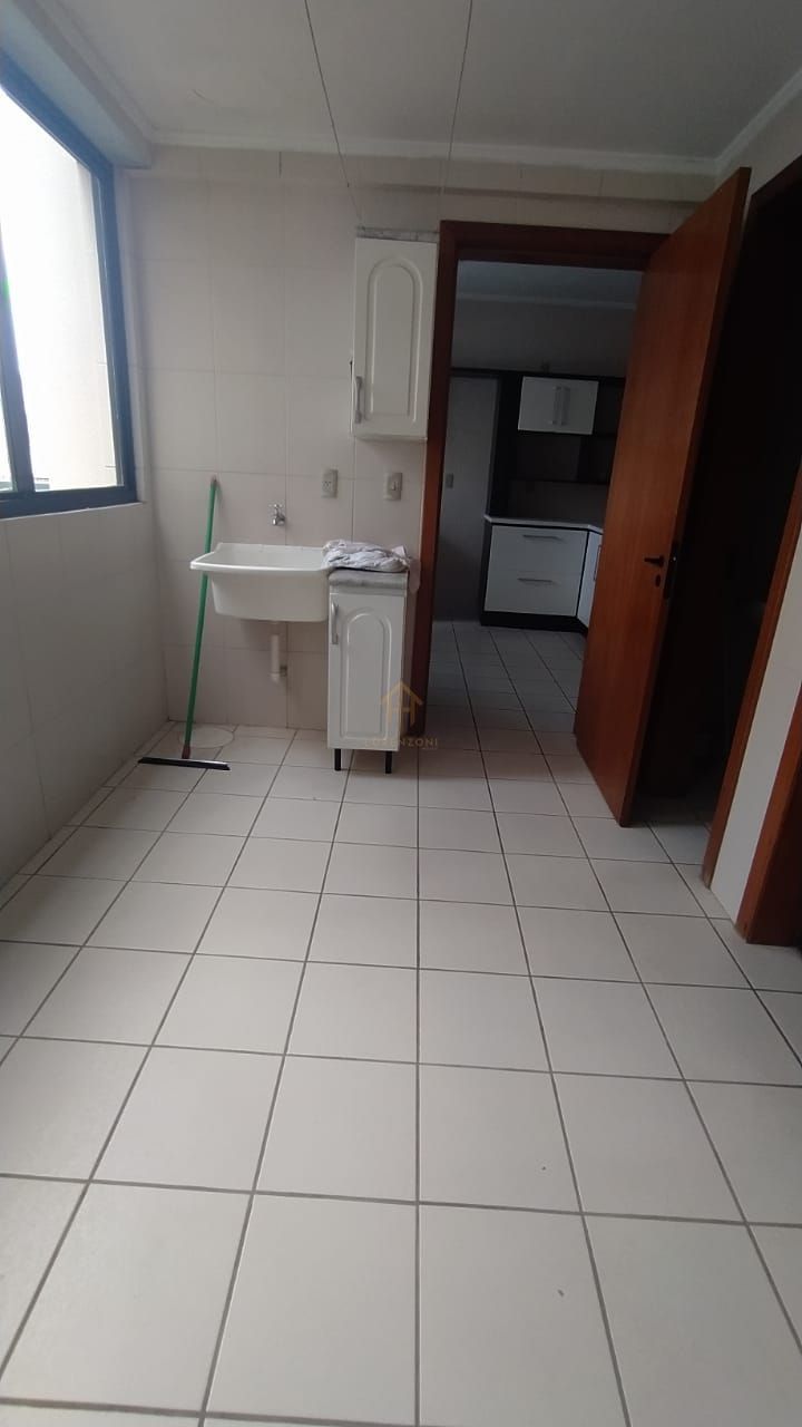 Apartamento à venda com 3 quartos, 173m² - Foto 23