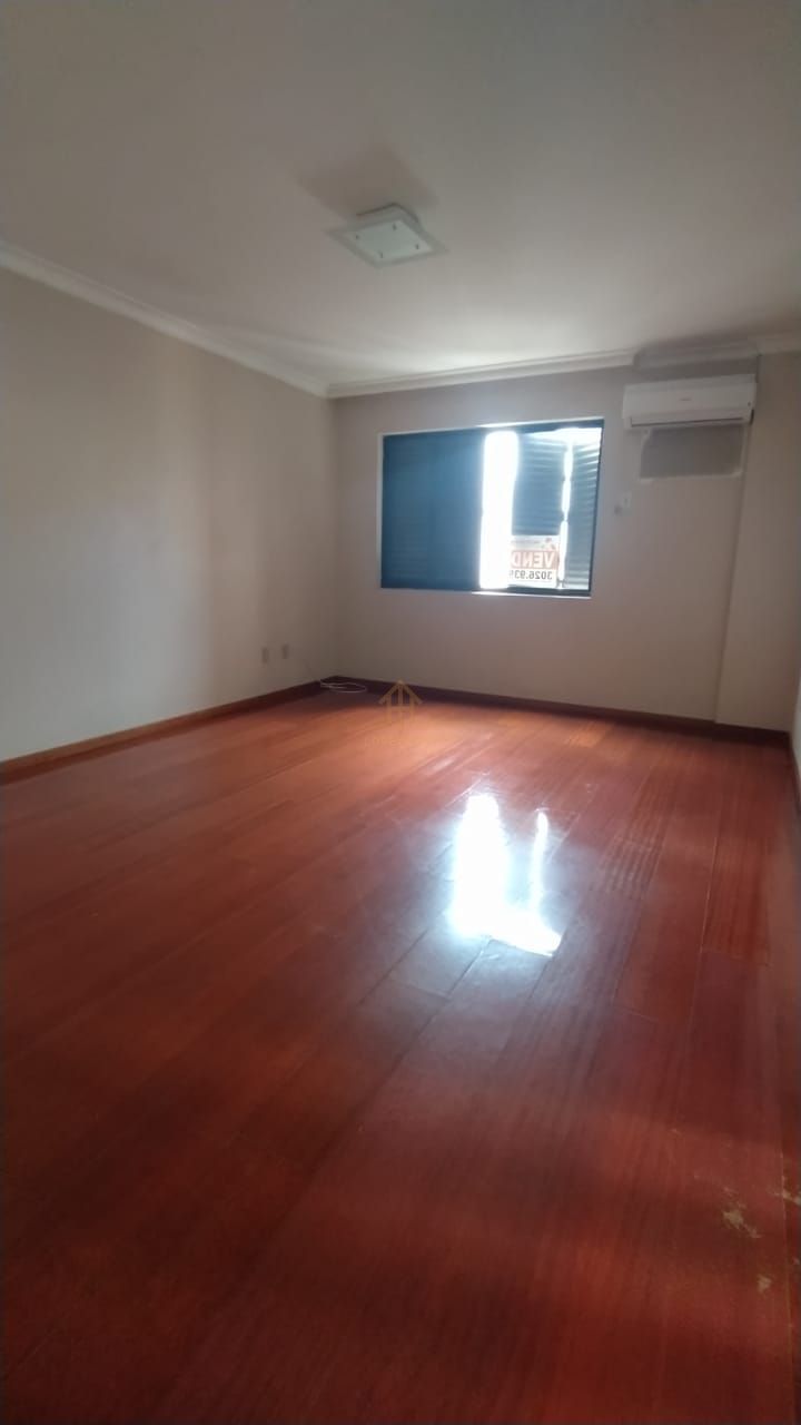 Apartamento à venda com 3 quartos, 173m² - Foto 12