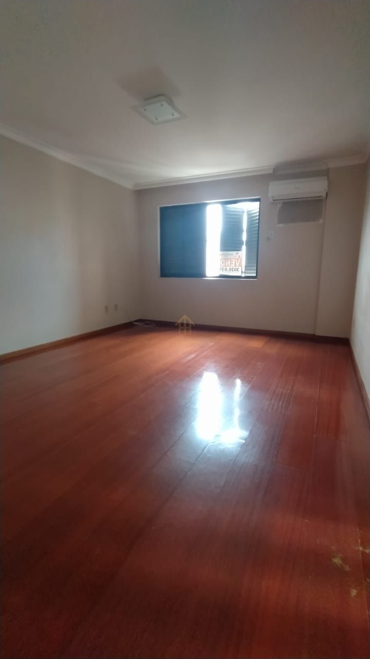 Apartamento à venda com 3 quartos, 173m² - Foto 13