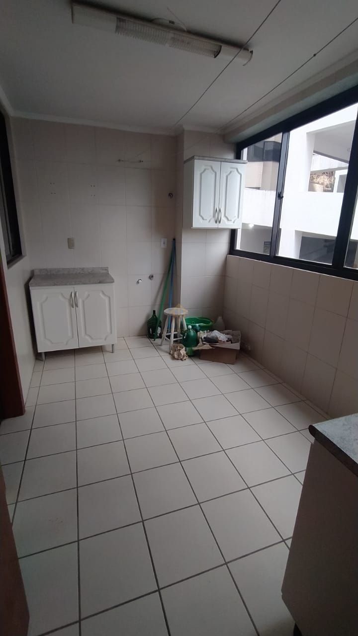 Apartamento à venda com 3 quartos, 173m² - Foto 24