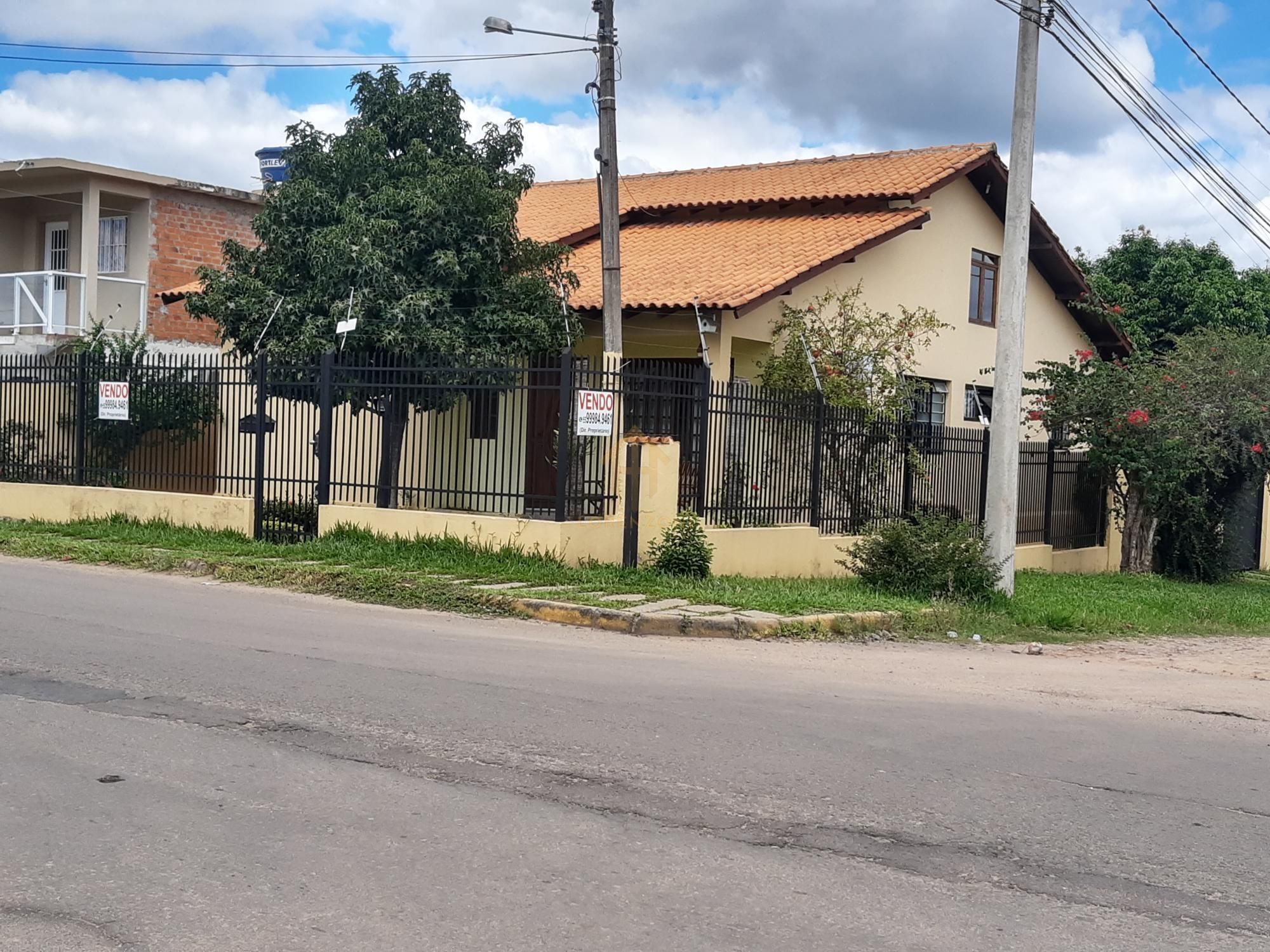 Casa à venda com 4 quartos, 192m² - Foto 1