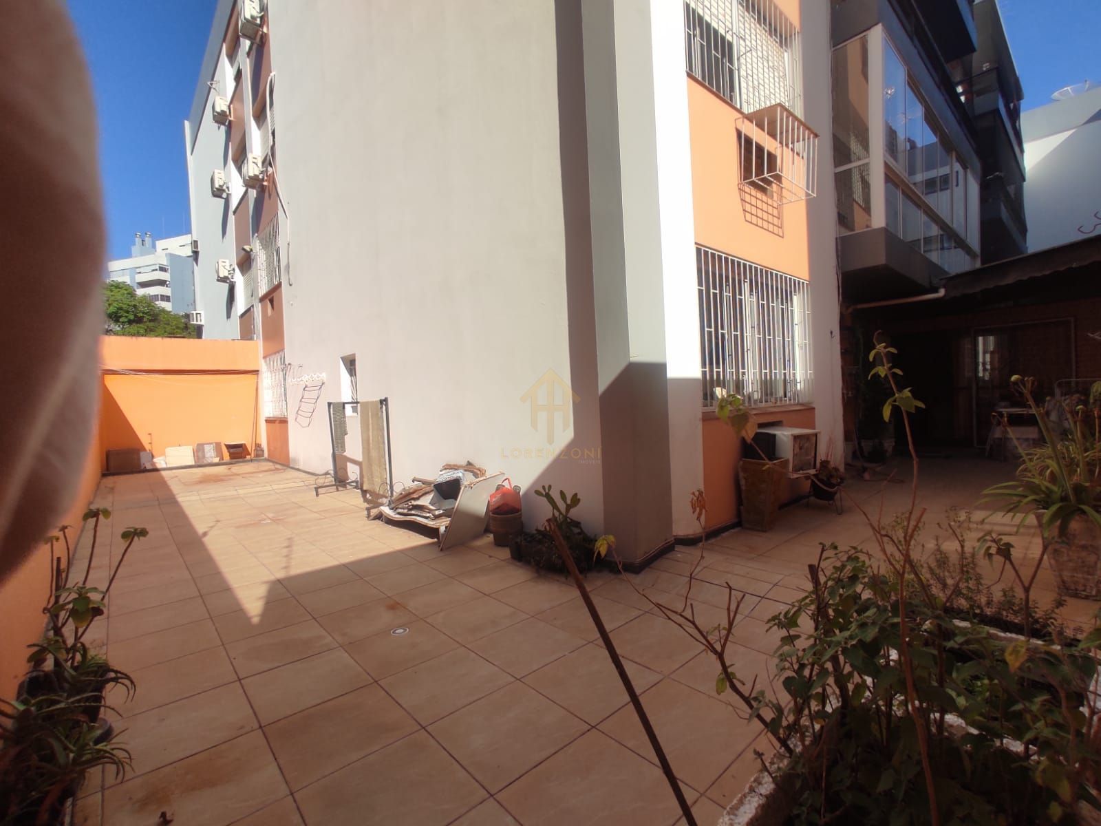 Apartamento à venda com 3 quartos, 189m² - Foto 2