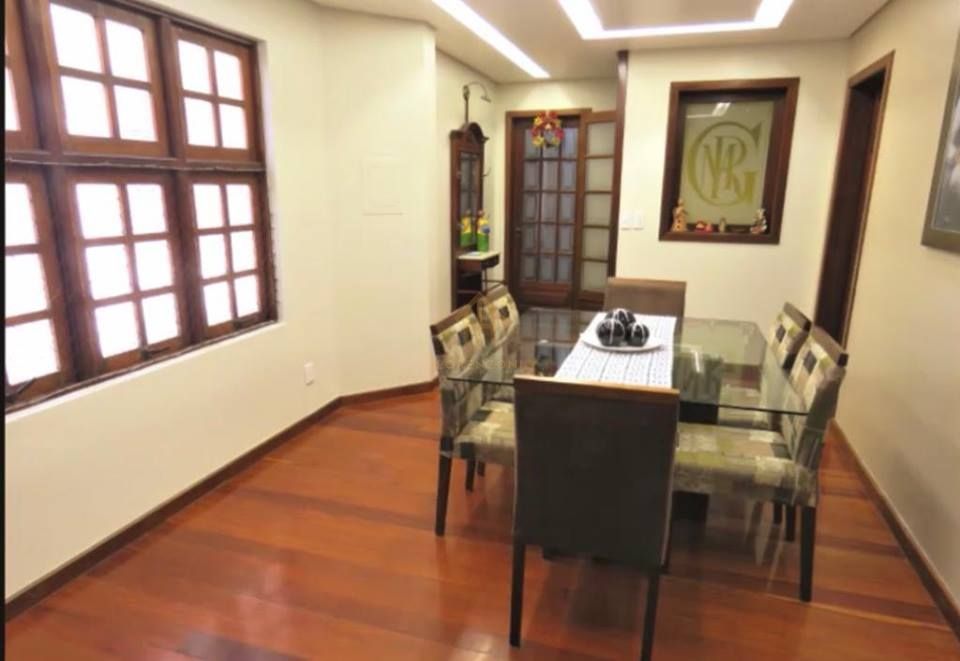 Casa à venda com 4 quartos, 240m² - Foto 4