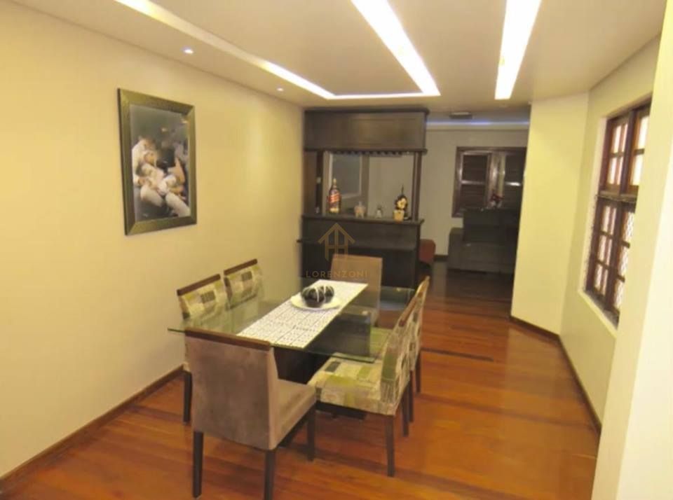 Casa à venda com 4 quartos, 240m² - Foto 3