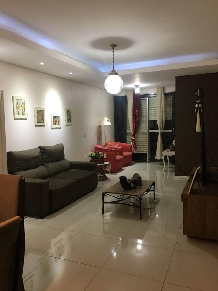 Apartamento à venda com 3 quartos, 137m² - Foto 2