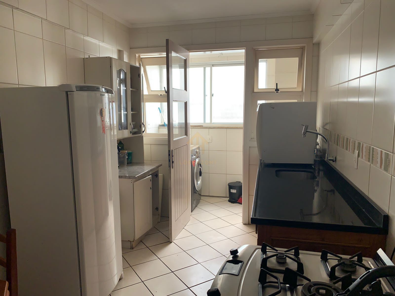 Apartamento à venda com 3 quartos, 106m² - Foto 3