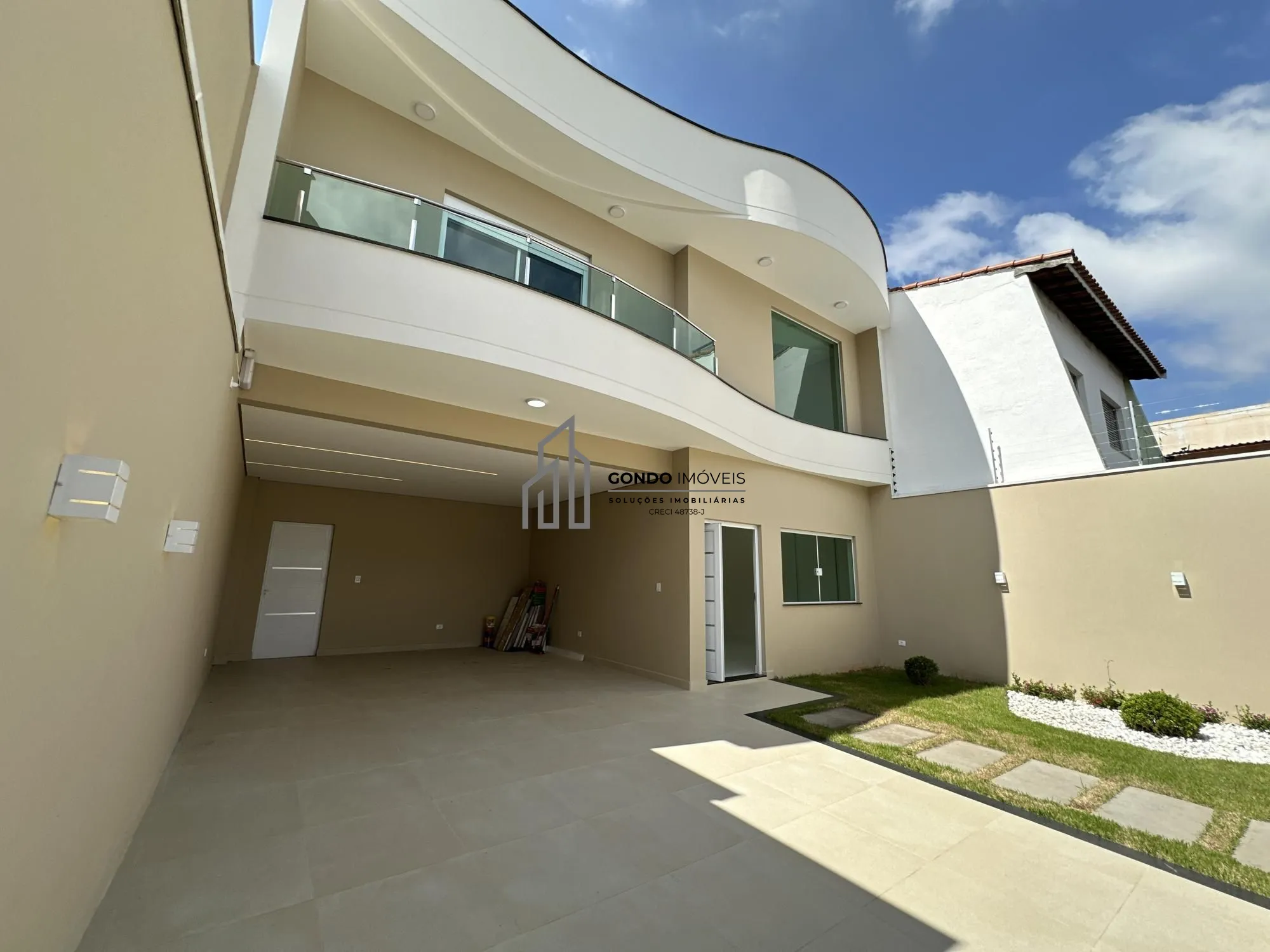 Sobrado, 4 quartos, 332 m² - Foto 1