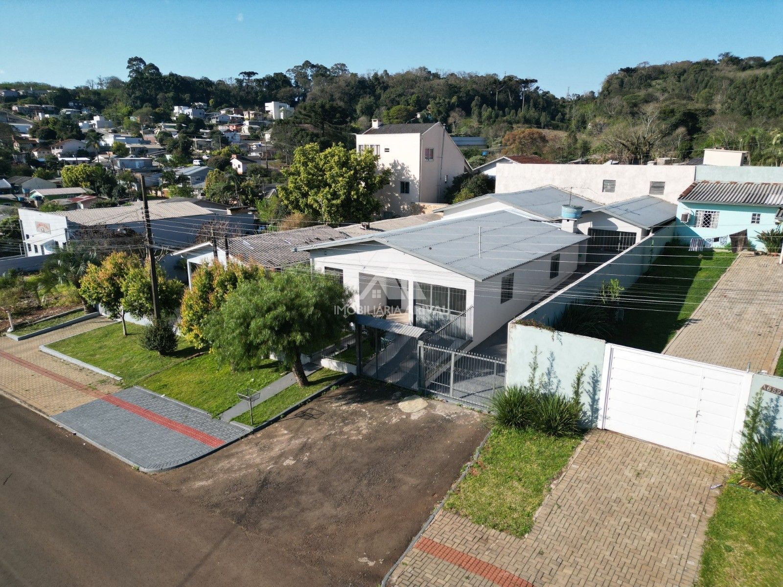 Casa, 5 quartos, 203 m² - Foto 1