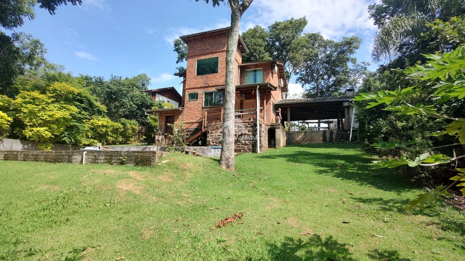 Casa de Condomínio de 3 quartos, 169m² no bairro Villagos, em Chapecó | Eu Corretor