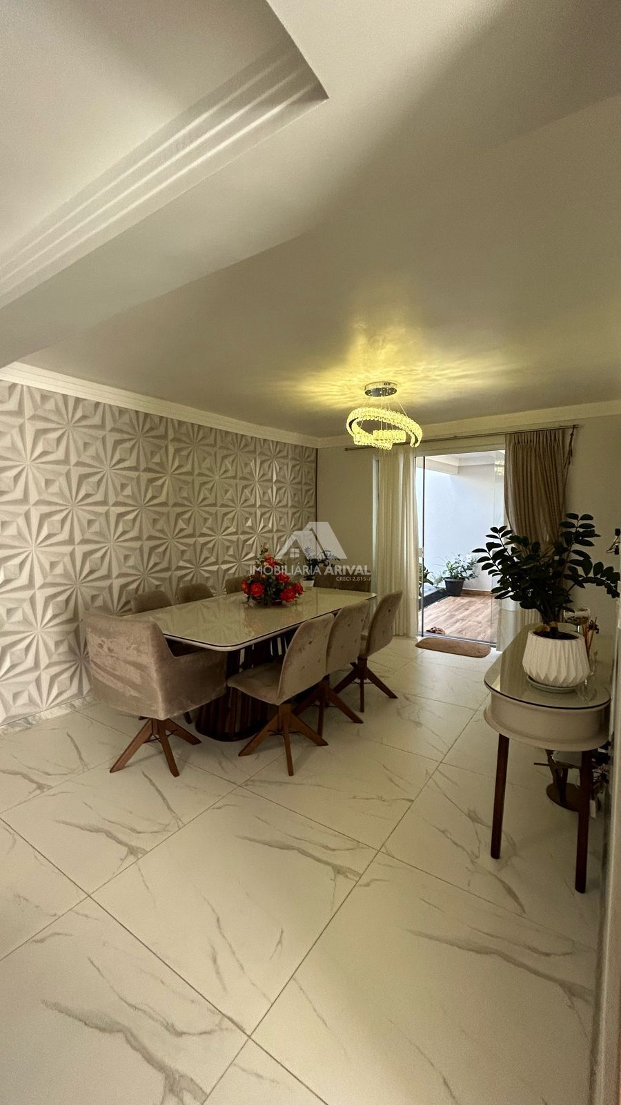 Casa de 3 quartos, 249m² no bairro SAIC, em Chapecó | Eu Corretor