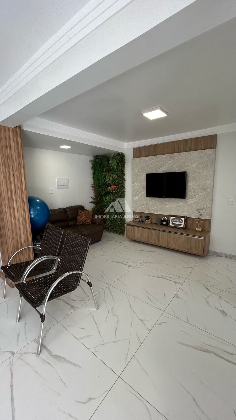 Casa de 3 quartos, 249m² no bairro SAIC, em Chapecó | Eu Corretor