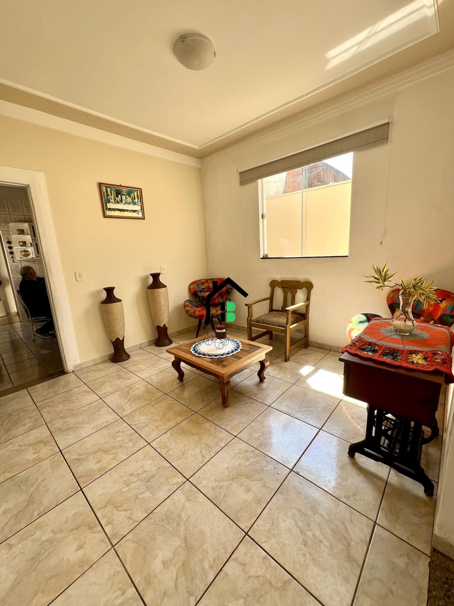 Casa à venda com 4 quartos, 121m² - Foto 4