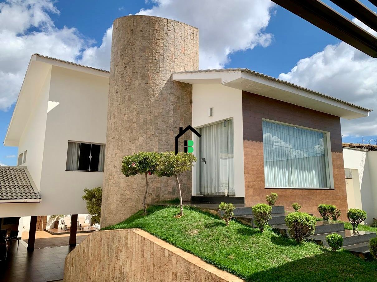 Casa de 3 quartos, 270m² no bairro Aurélio Caixeta, em Patos de Minas | Eu Corretor