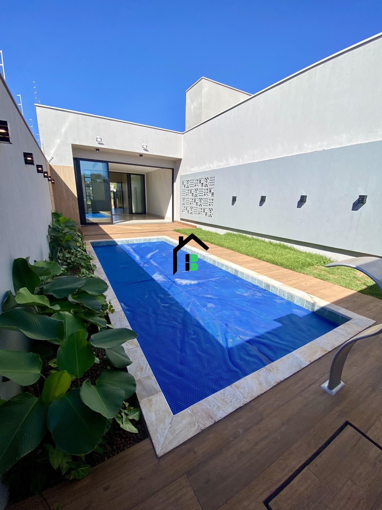 Casa à venda com 3 quartos, 360m² - Foto 1