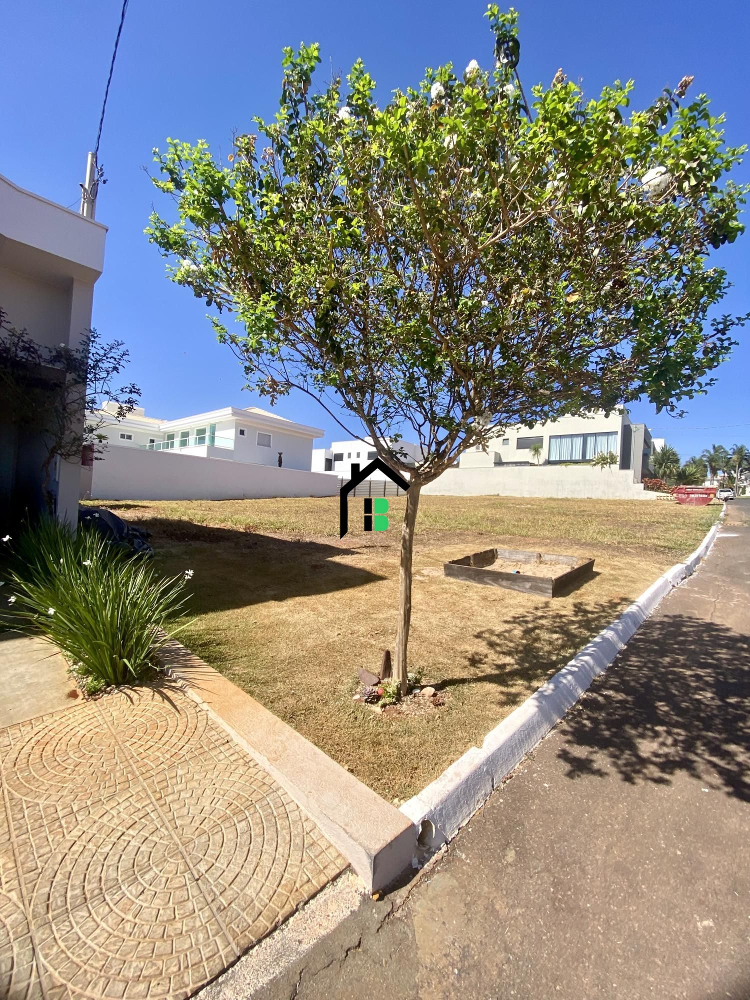 Lote/Terreno de 430m² no bairro Alto dos Caiçaras, em Patos de Minas | Eu Corretor