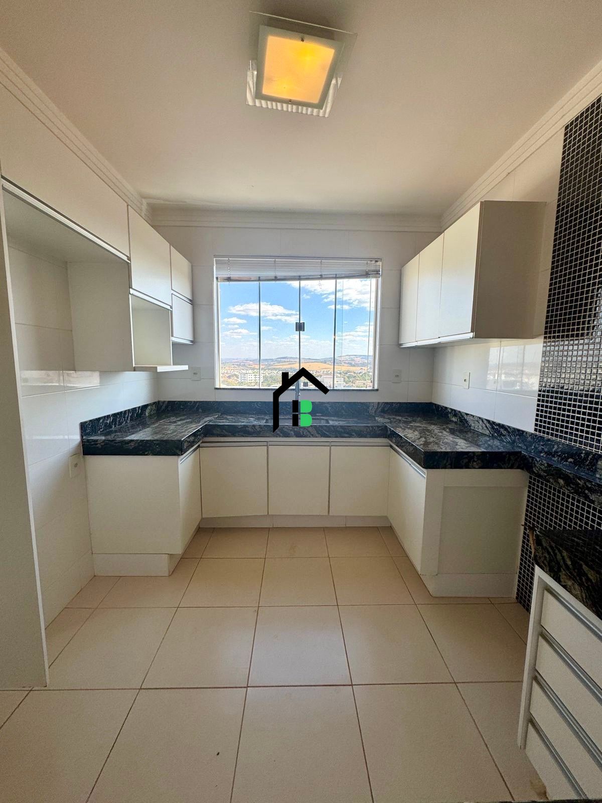 Apartamento de 2 quartos, 86m² no bairro Caiçaras, em Patos de Minas | Eu Corretor