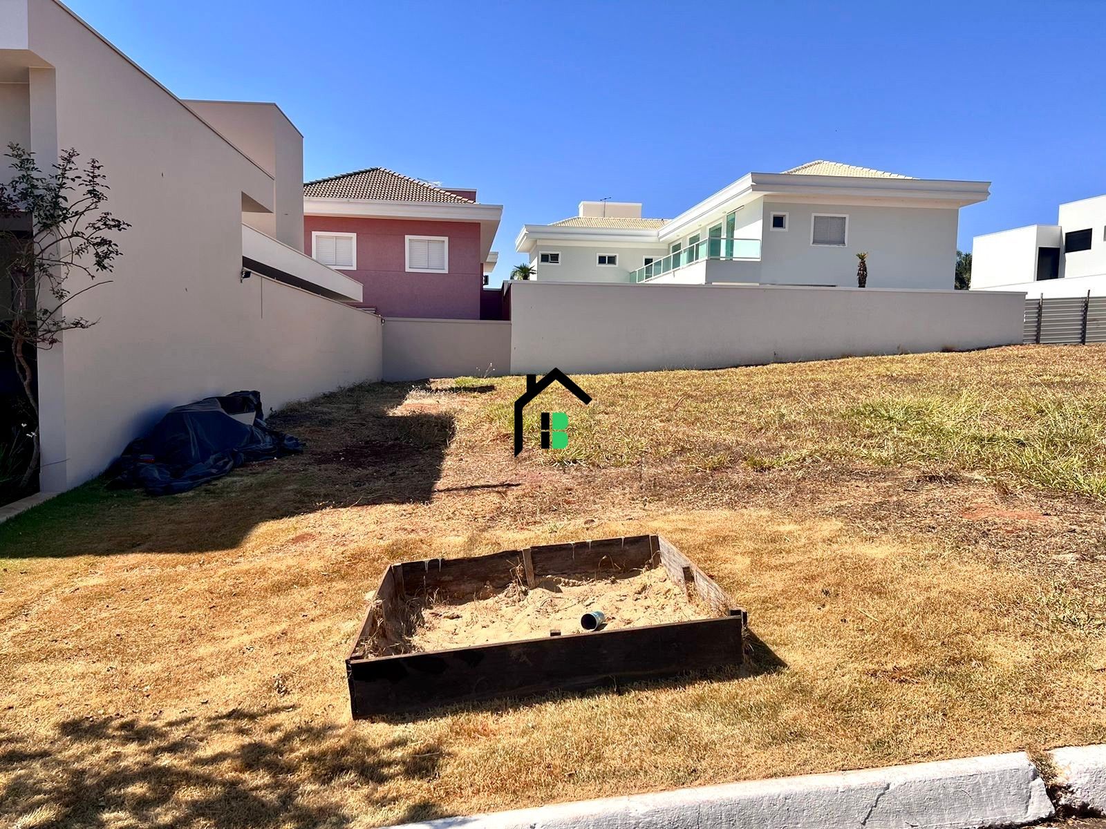 Lote/Terreno de 430m² no bairro Alto dos Caiçaras, em Patos de Minas | Eu Corretor