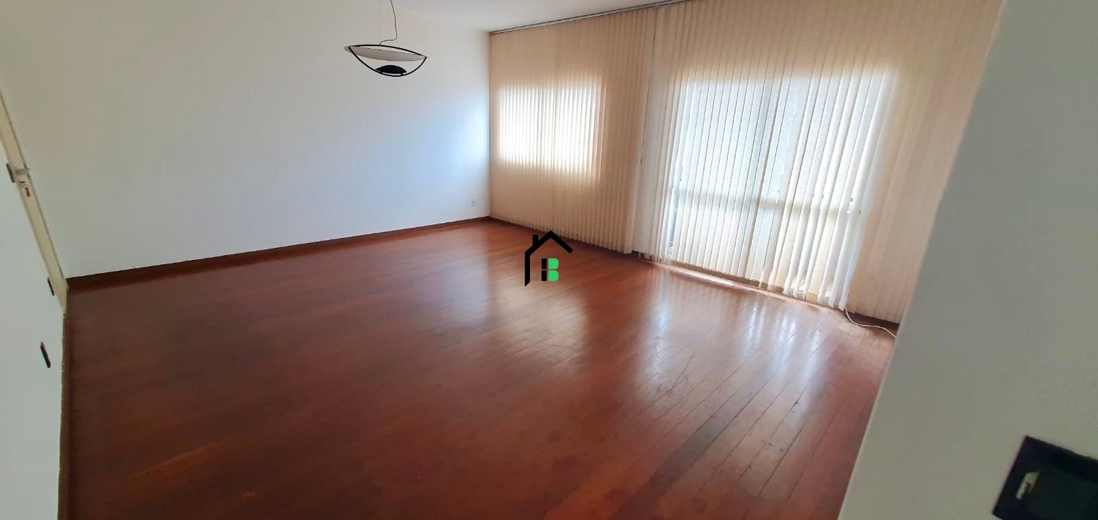 Apartamento à venda com 3 quartos, 140m² - Foto 2
