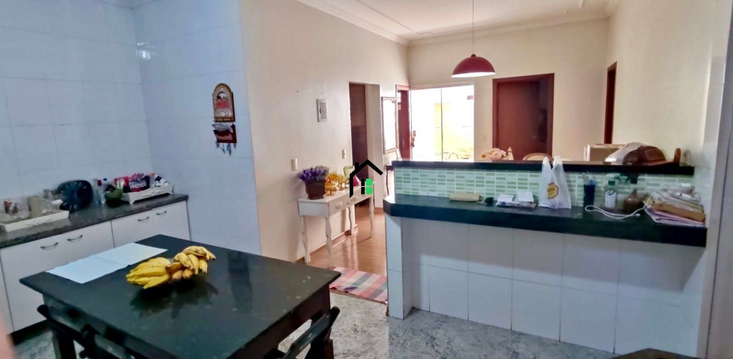 Casa de 3 quartos, 158m² no bairro Brasil, em Patos de Minas | Eu Corretor