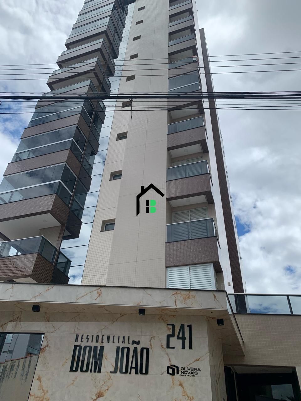 Apartamento de 3 quartos, 140m² no bairro Centro, em Patos de Minas | Eu Corretor