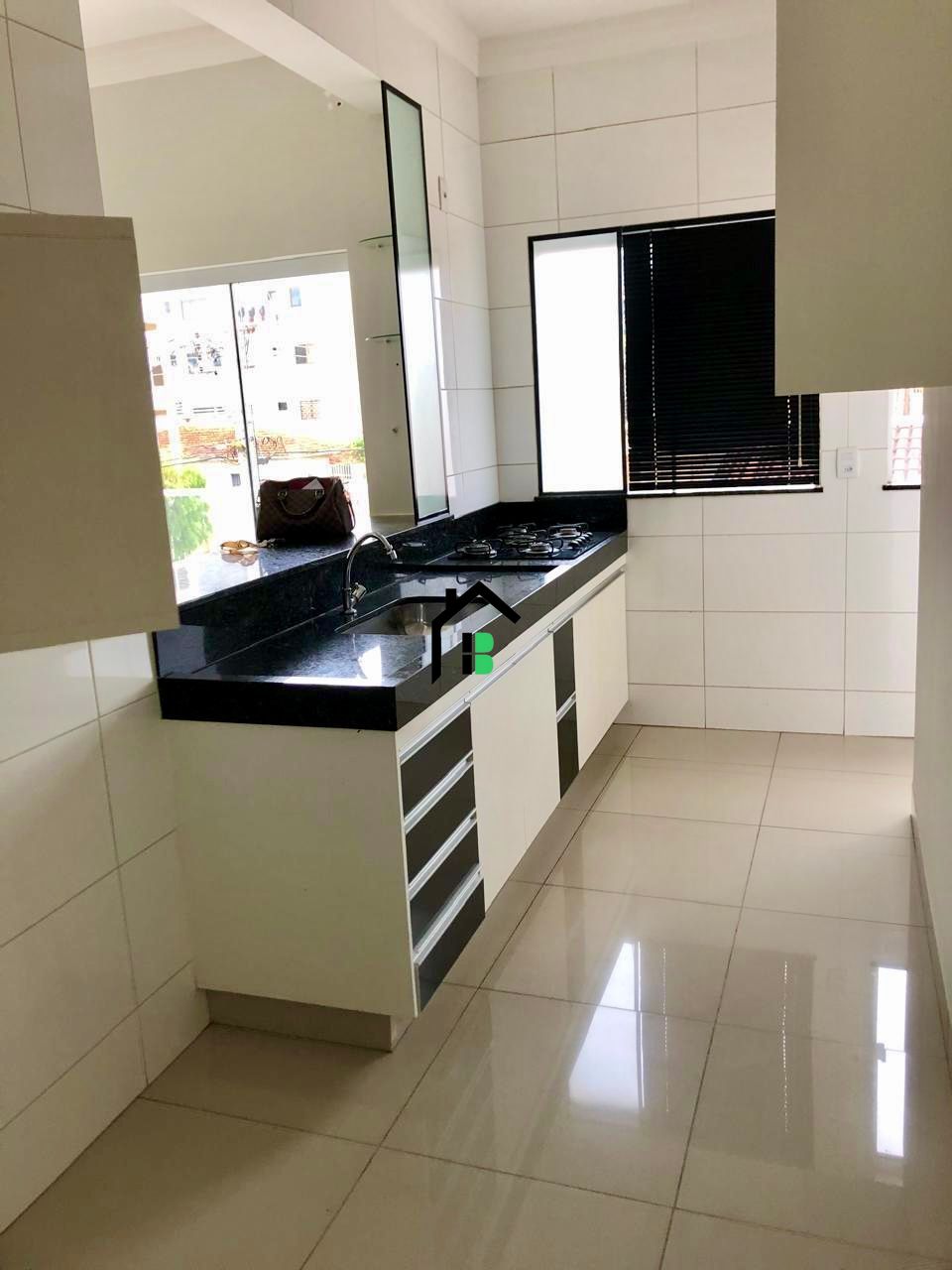 Apartamento à venda com 2 quartos, 72m² - Foto 2