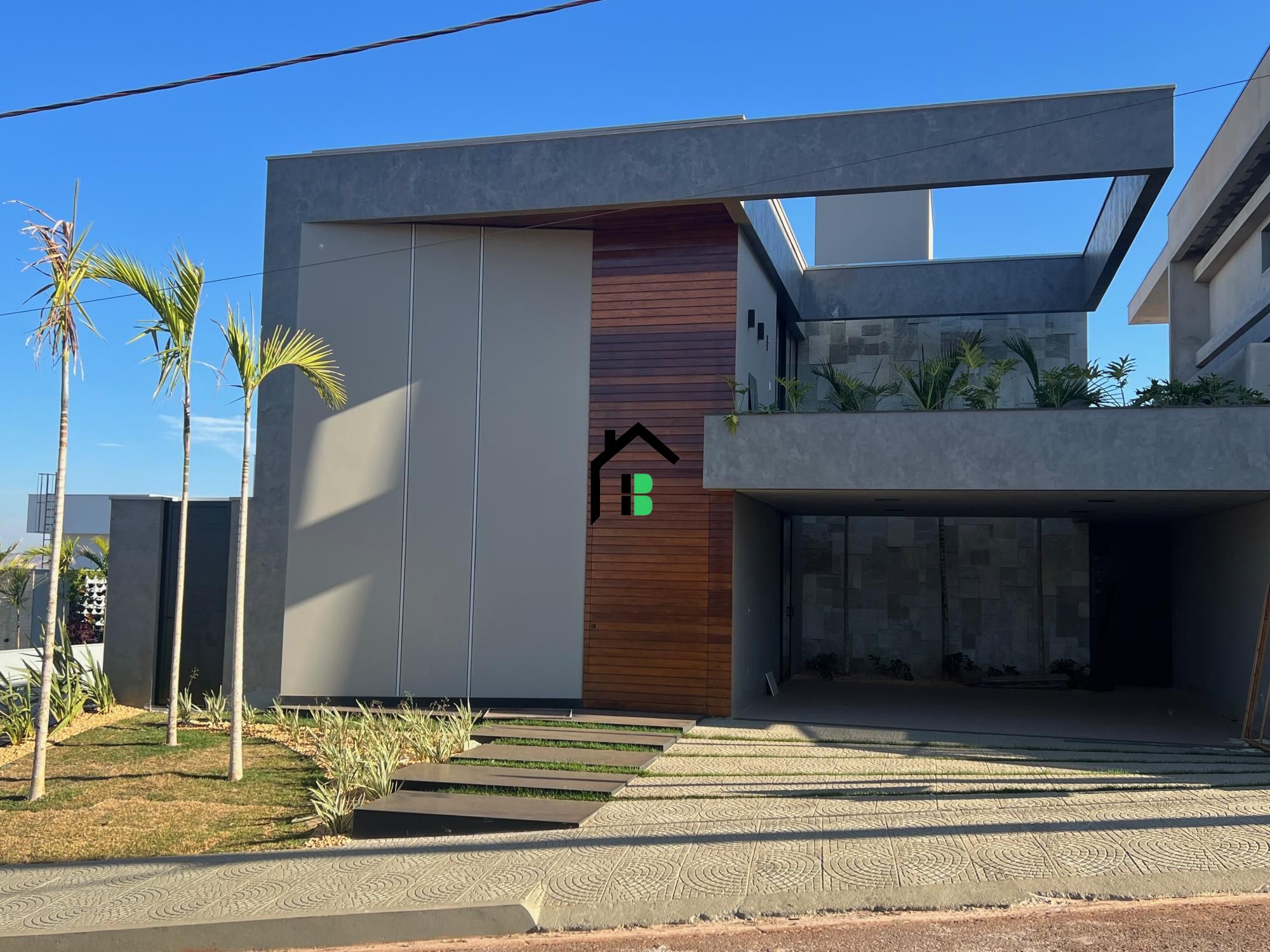 Casa à venda com 4 quartos, 330m² - Foto 1