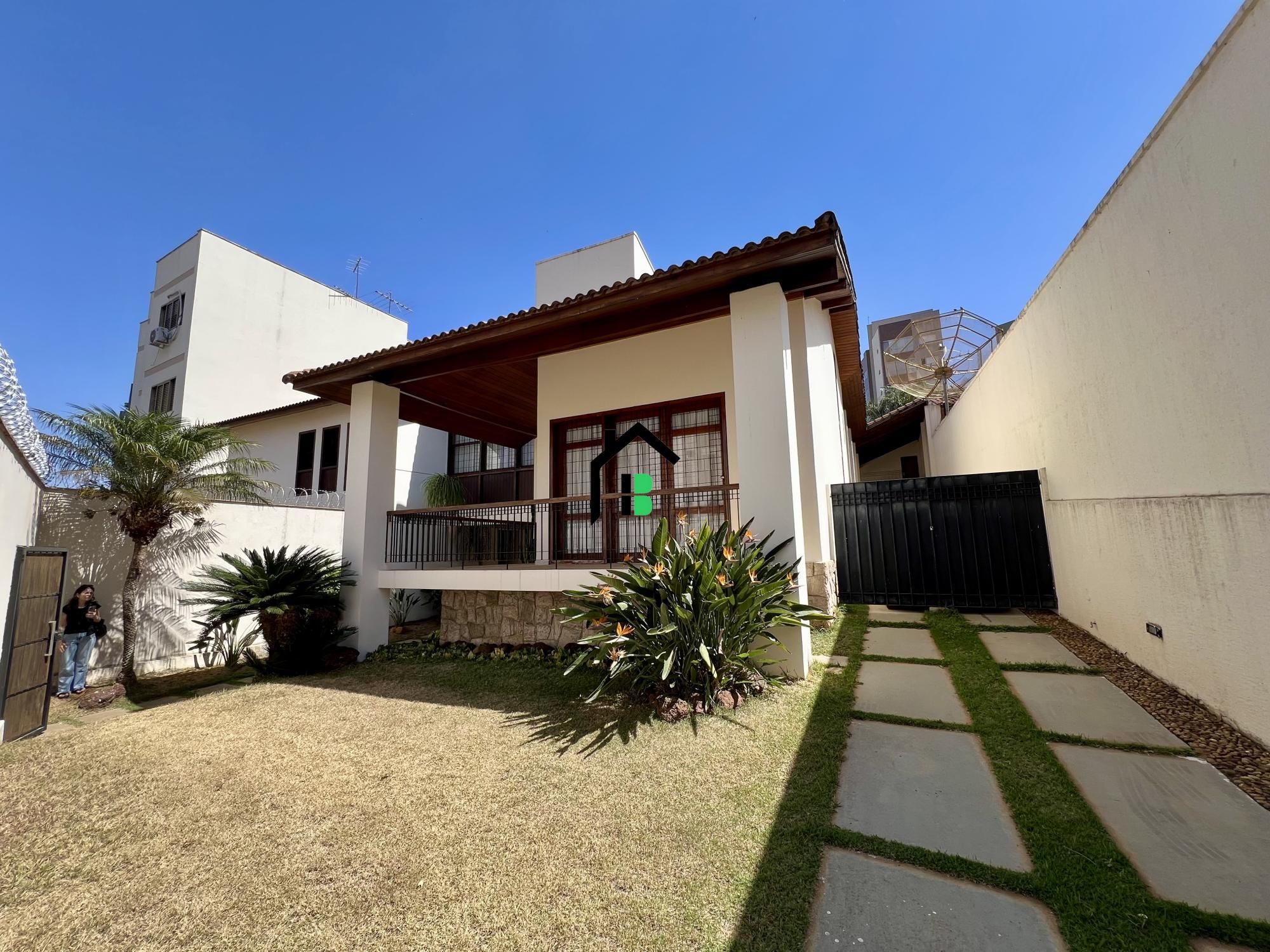 Casa de 6 quartos, 730m² no bairro Jardim Centro, em Patos de Minas | Eu Corretor
