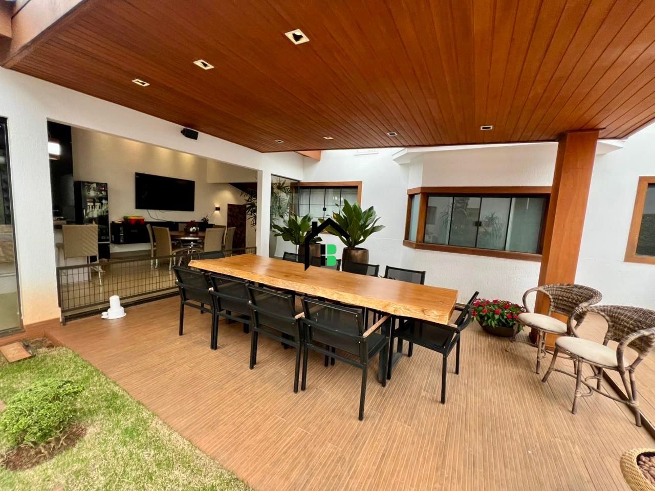 Casa à venda com 3 quartos, 360m² - Foto 43