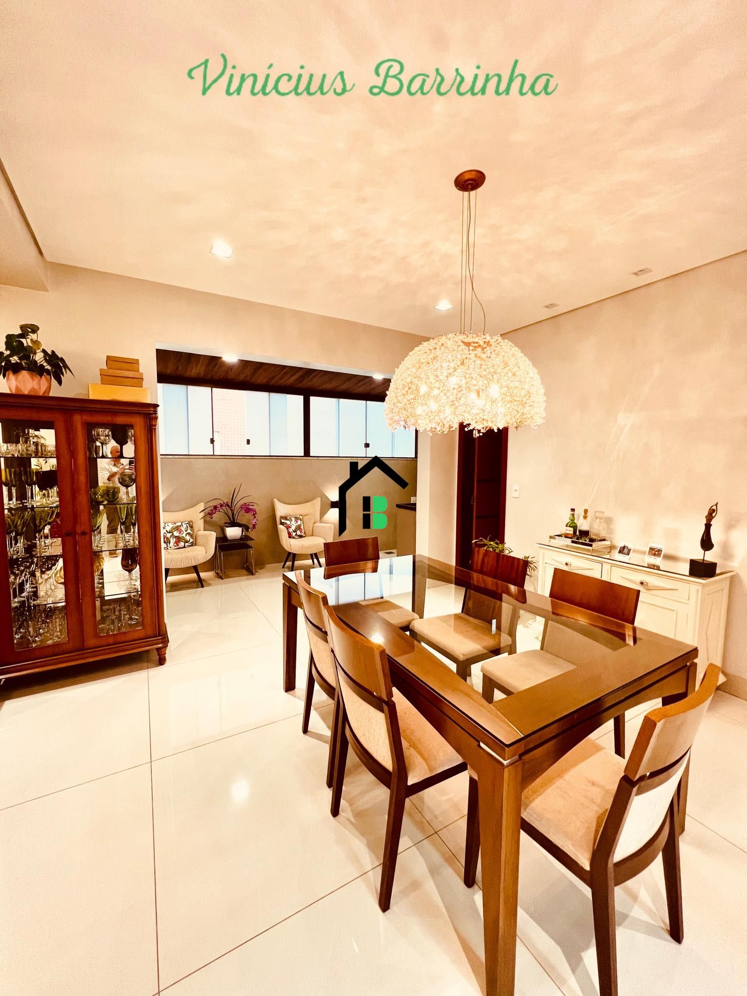 Apartamento de 3 quartos, 190m² no bairro Cônego Getúlio, em Patos de Minas | Eu Corretor