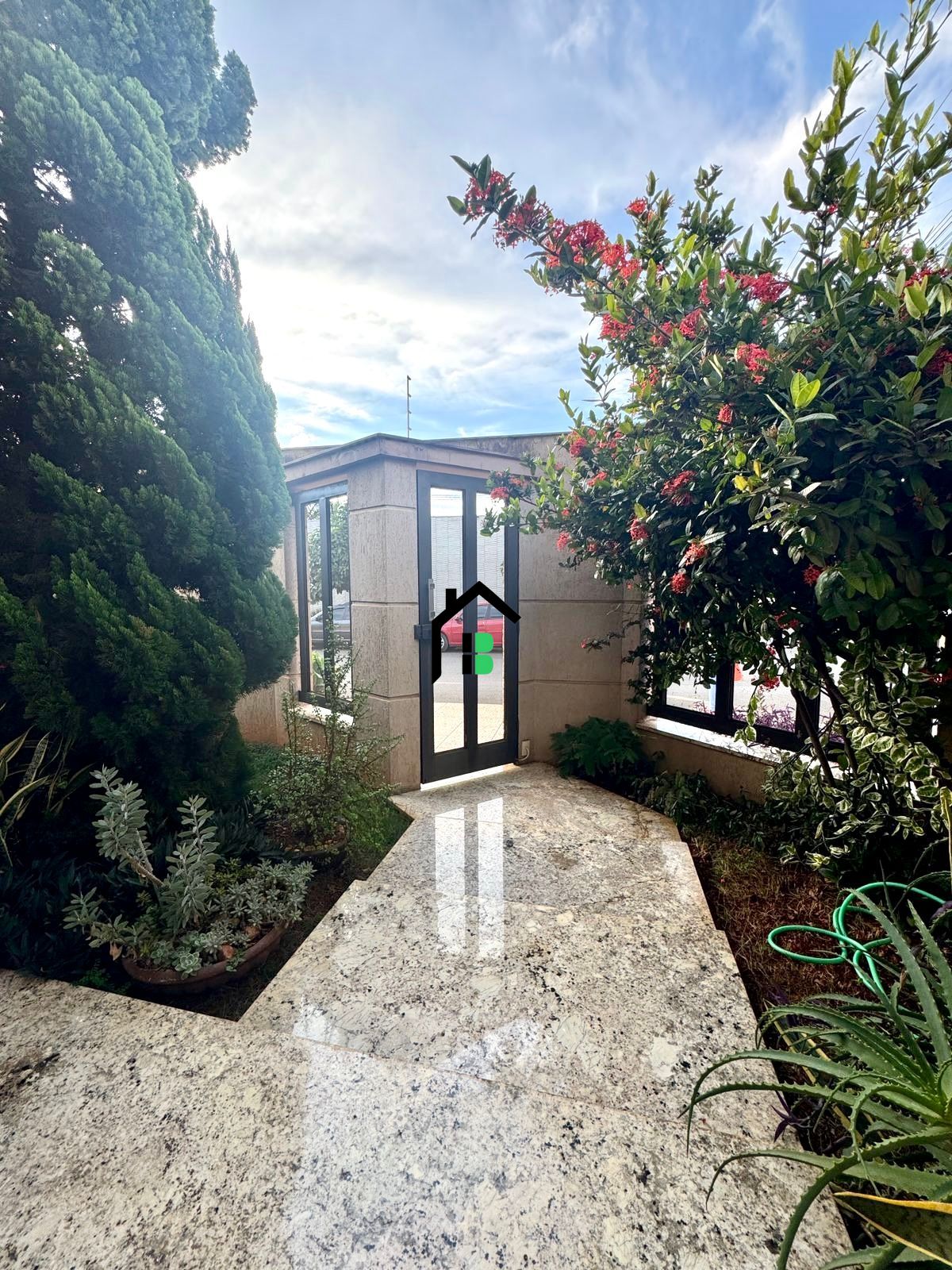 Casa de 4 quartos, 347m² no bairro Brasil, em Patos de Minas | Eu Corretor