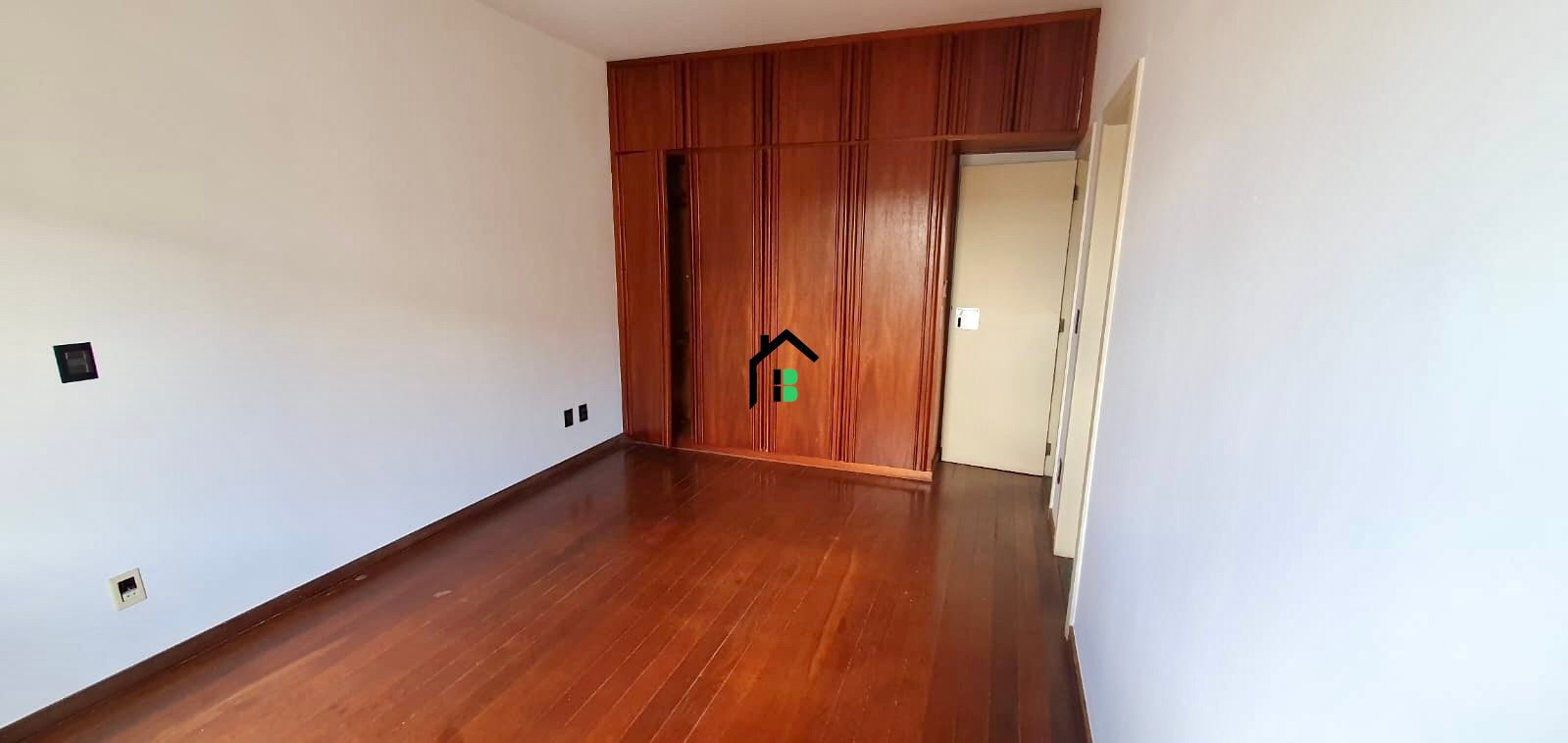 Apartamento à venda com 3 quartos, 140m² - Foto 3