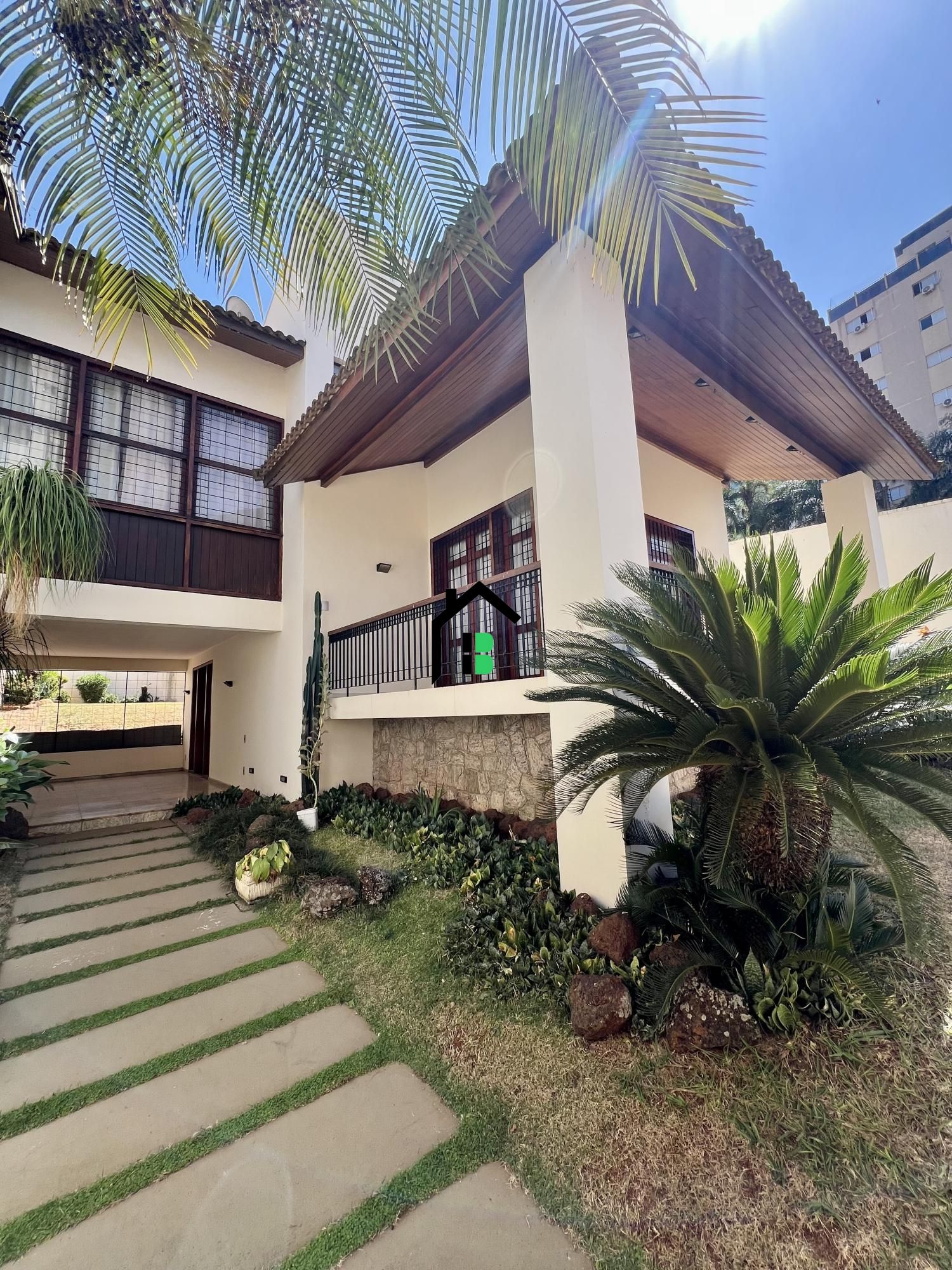 Casa de 6 quartos, 730m² no bairro Jardim Centro, em Patos de Minas | Eu Corretor