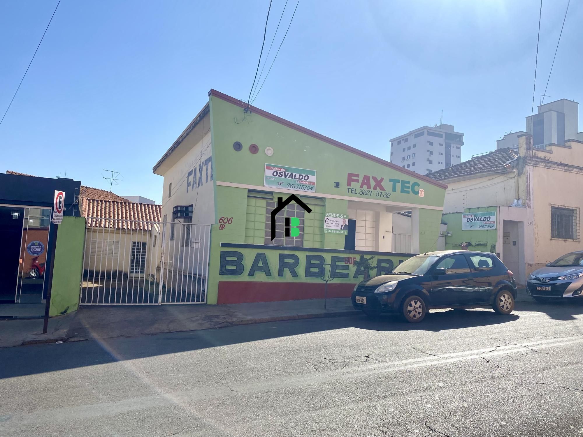 Loja / Salão / Ponto Comercial de 228m² no bairro Centro, em Patos de Minas | Eu Corretor