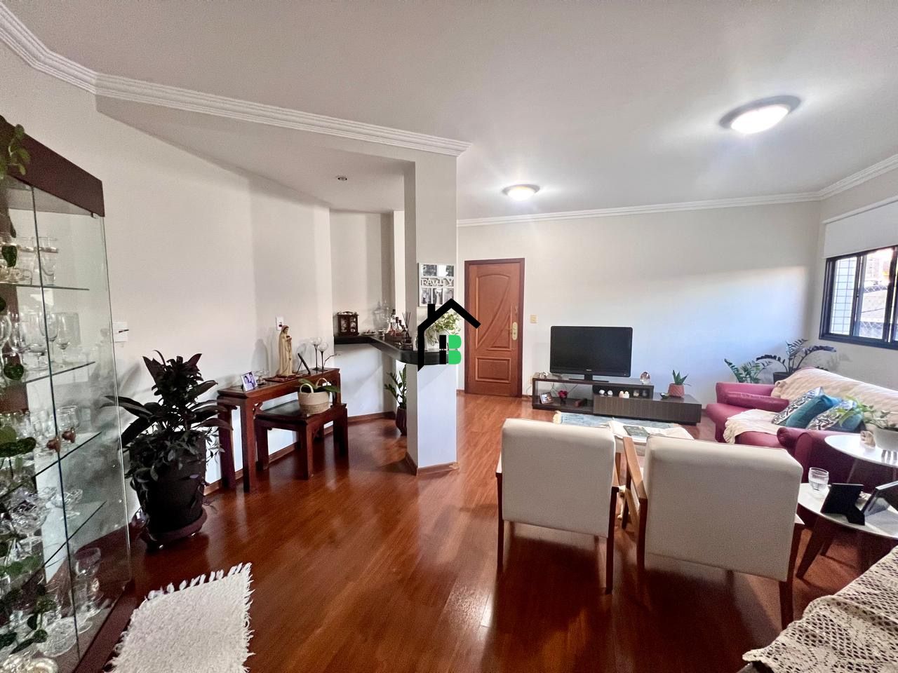 Apartamento de 3 quartos, 140m² no bairro Centro, em Patos de Minas | Eu Corretor