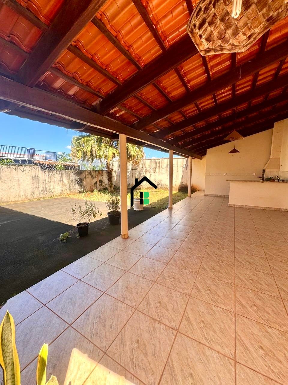 Casa à venda com 4 quartos, 250m² - Foto 10