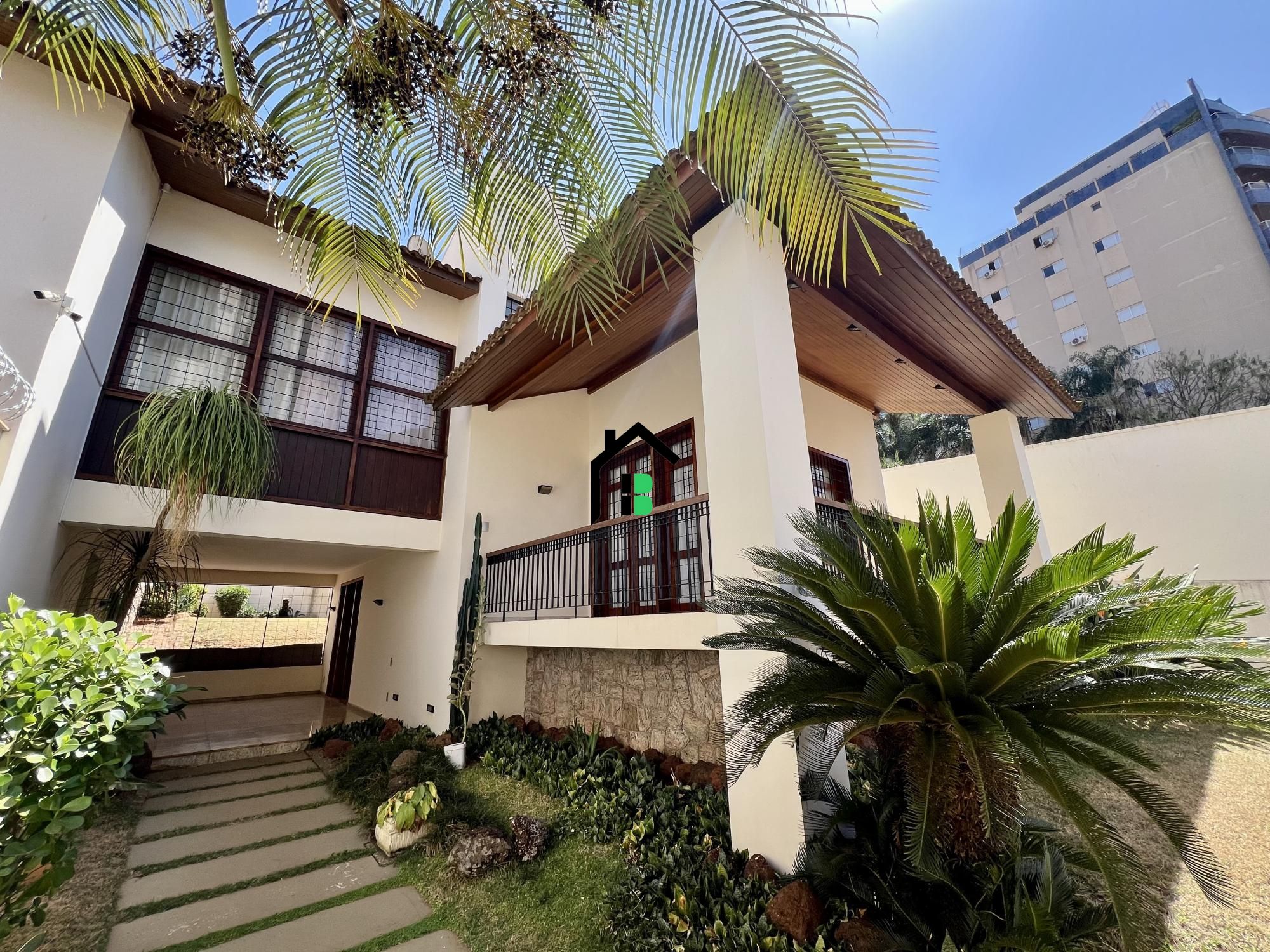 Casa de 6 quartos, 730m² no bairro Jardim Centro, em Patos de Minas | Eu Corretor