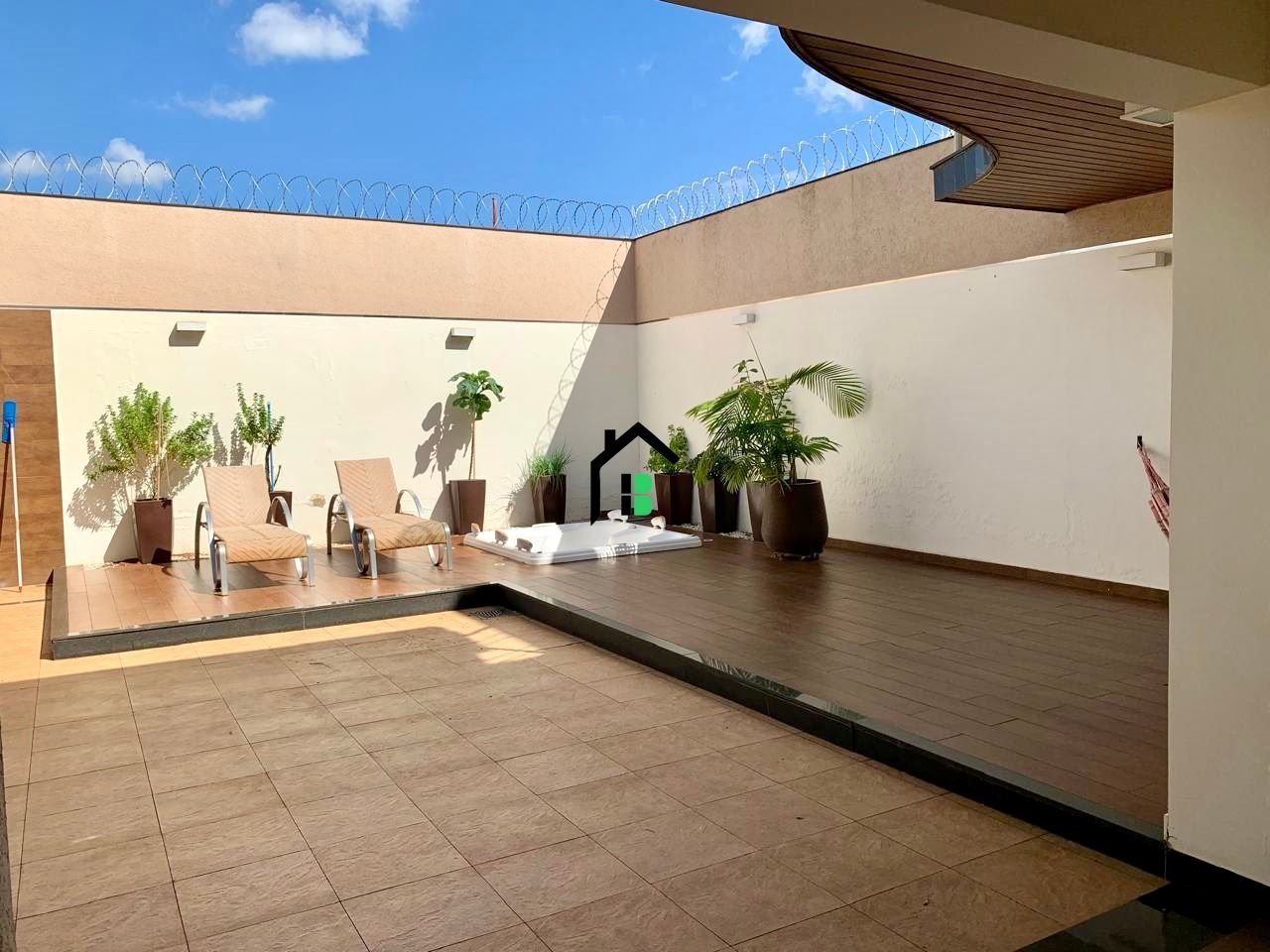 Casa de 3 quartos, 270m² no bairro Aurélio Caixeta, em Patos de Minas | Eu Corretor