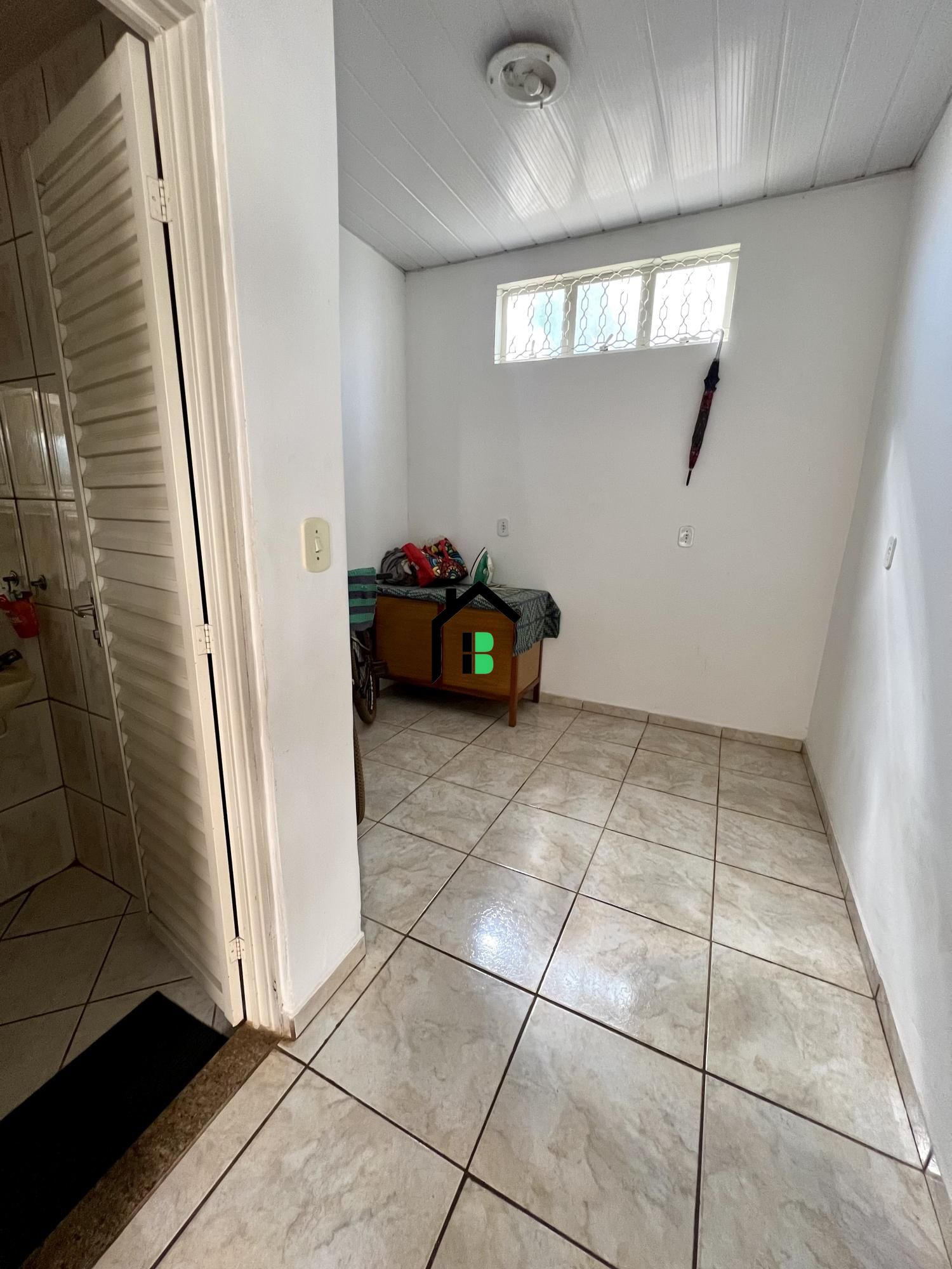 Casa à venda com 4 quartos, 121m² - Foto 13