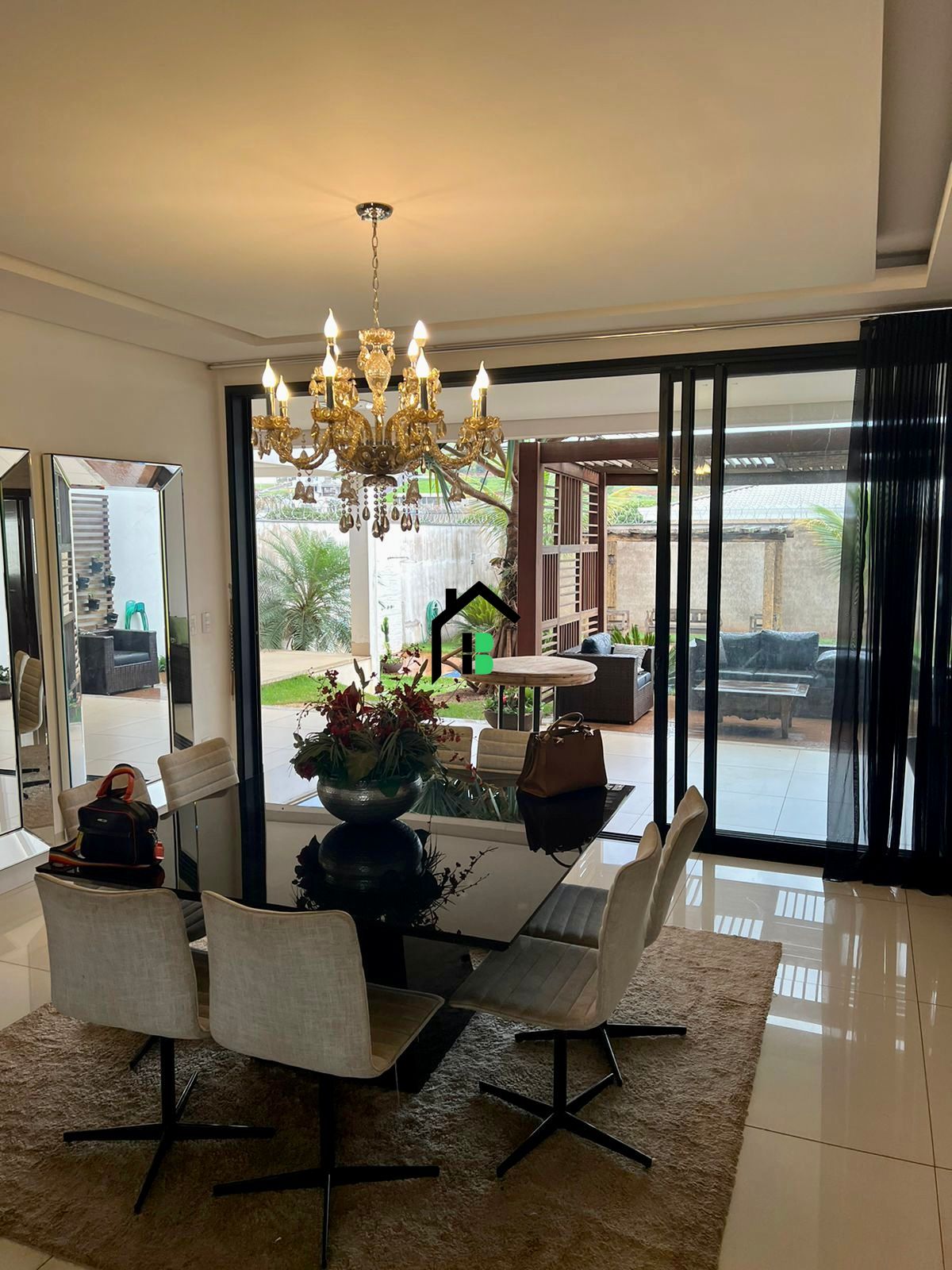 Casa de 4 quartos, 364m² no bairro Alto dos Caiçaras, em Patos de Minas | Eu Corretor