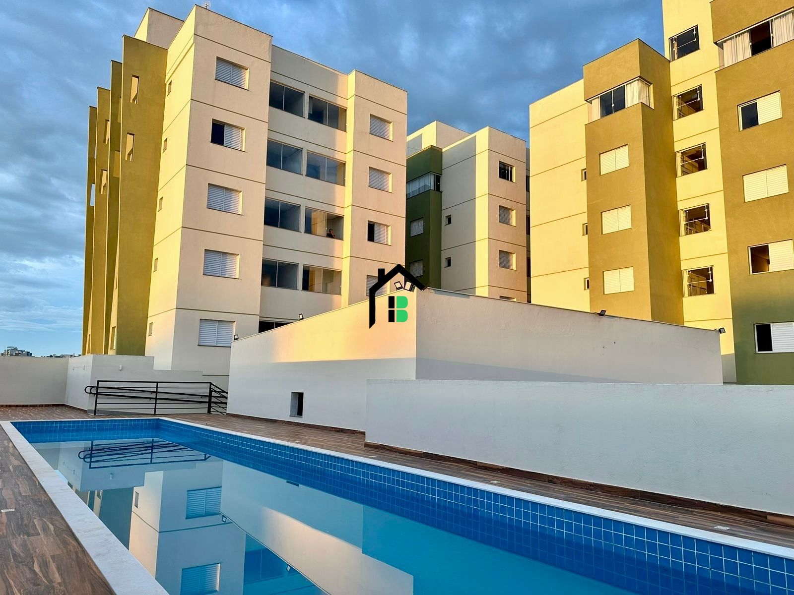 Apartamento à venda com 2 quartos, 42m² - Foto 1