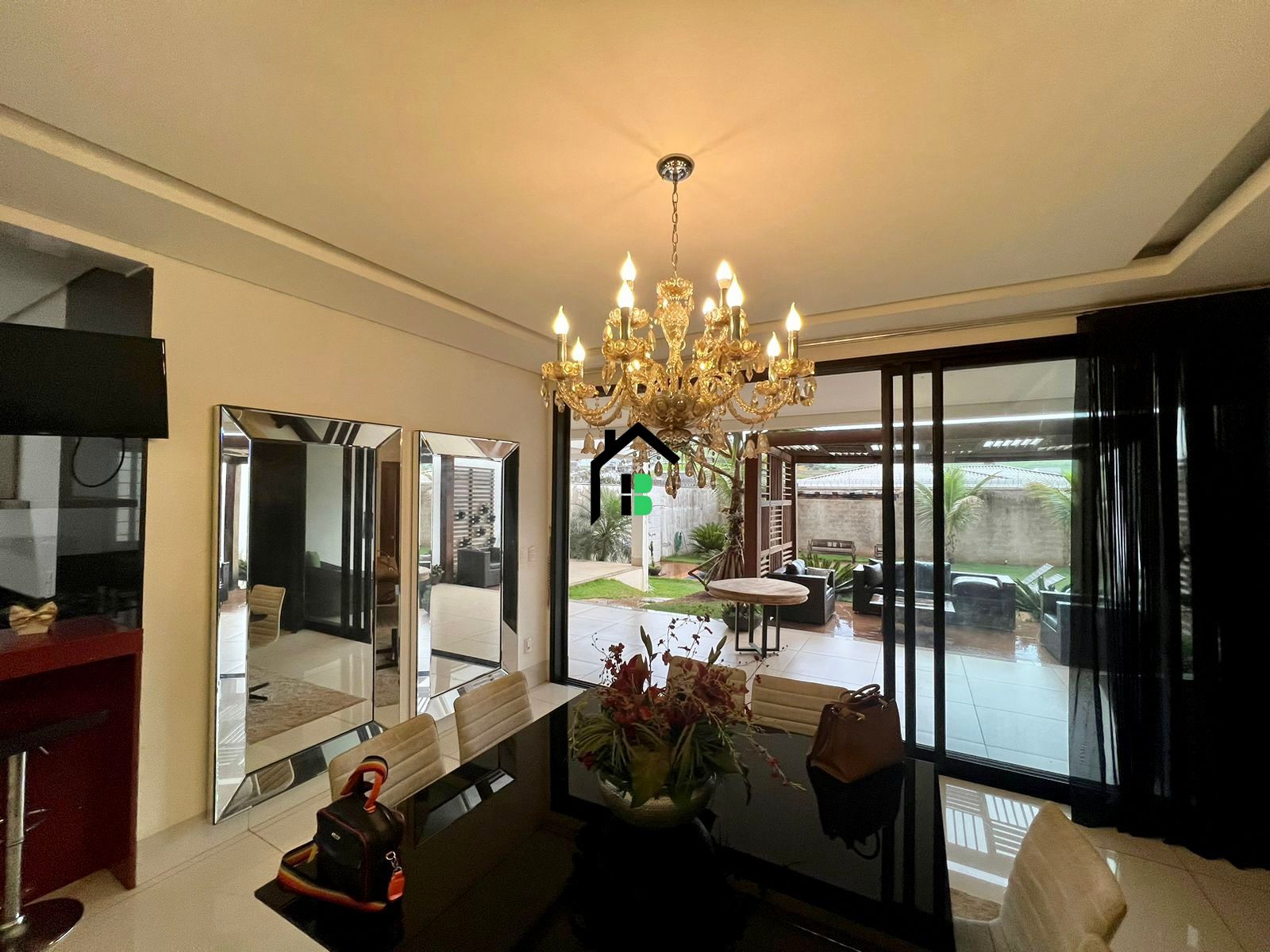 Casa de 4 quartos, 364m² no bairro Alto dos Caiçaras, em Patos de Minas | Eu Corretor