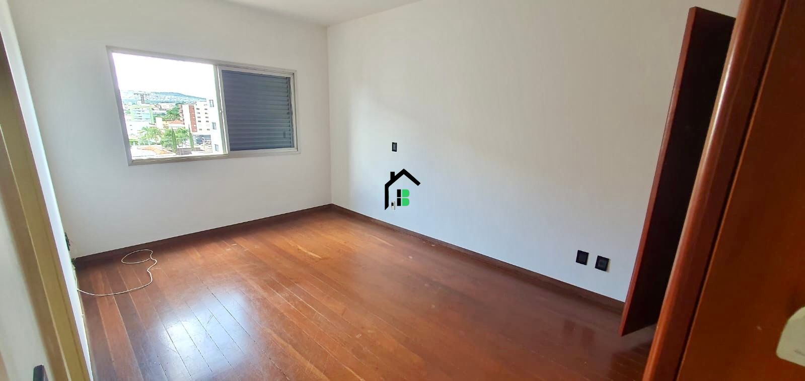 Apartamento à venda com 3 quartos, 140m² - Foto 4