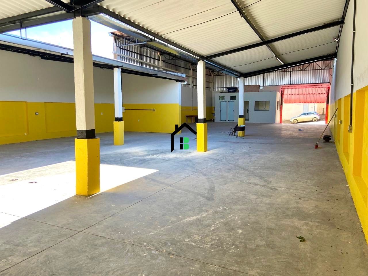 Galpão / Depósito / Armazém de 2 quartos, 390m² no bairro Centro, em Patos de Minas | Eu Corretor