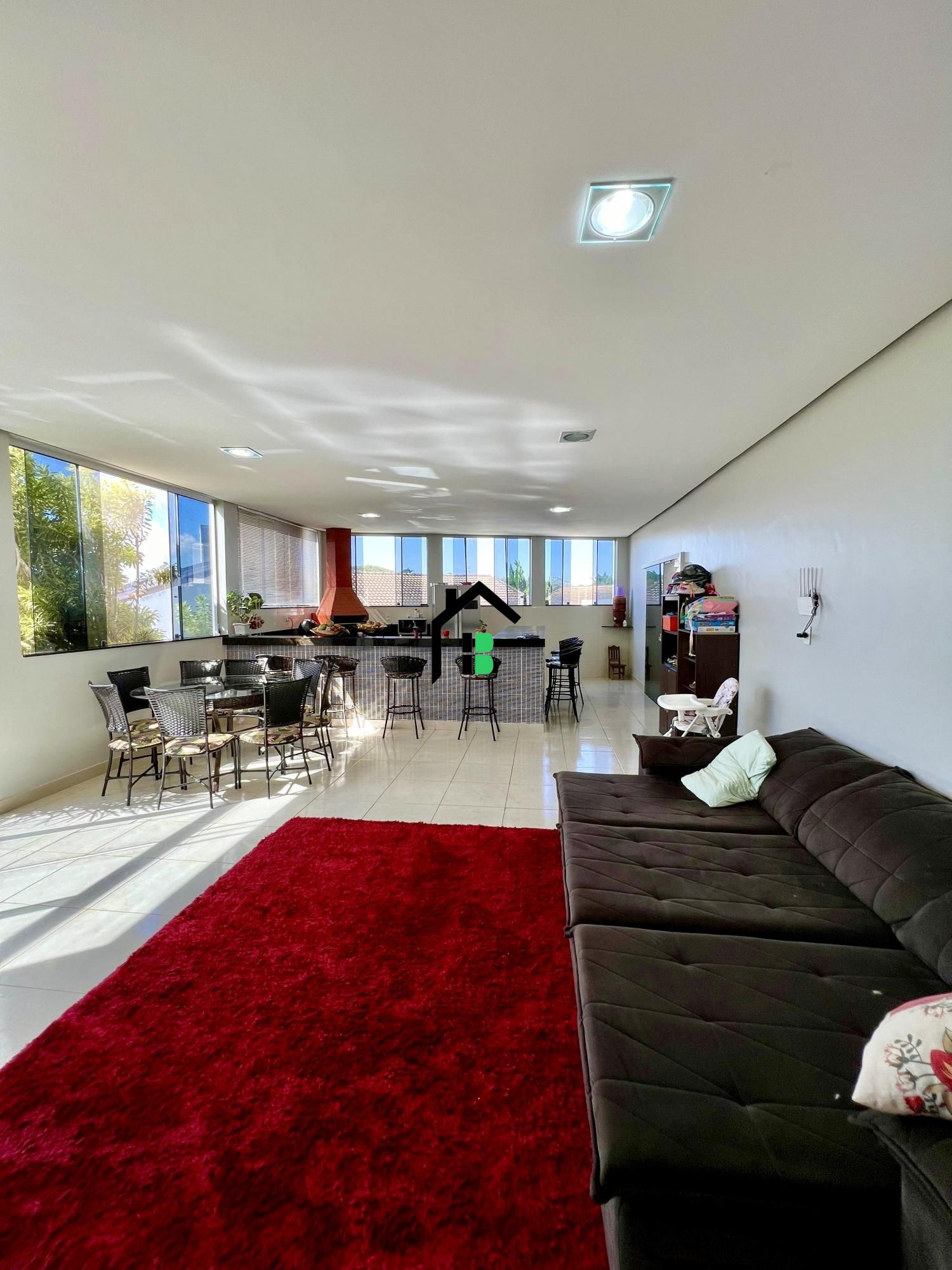 Casa à venda com 5 quartos, 349m² - Foto 4