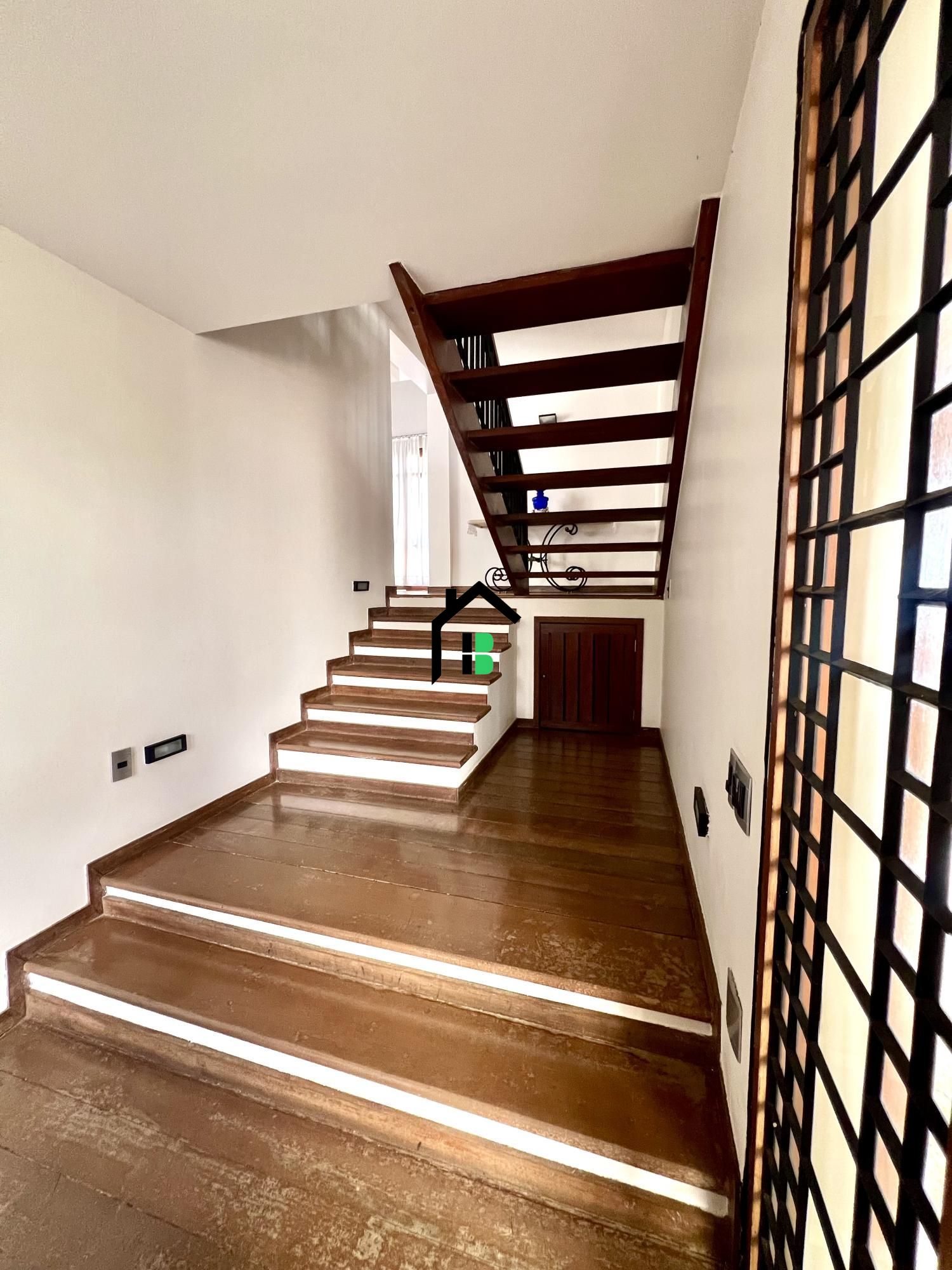 Casa de 6 quartos, 730m² no bairro Jardim Centro, em Patos de Minas | Eu Corretor