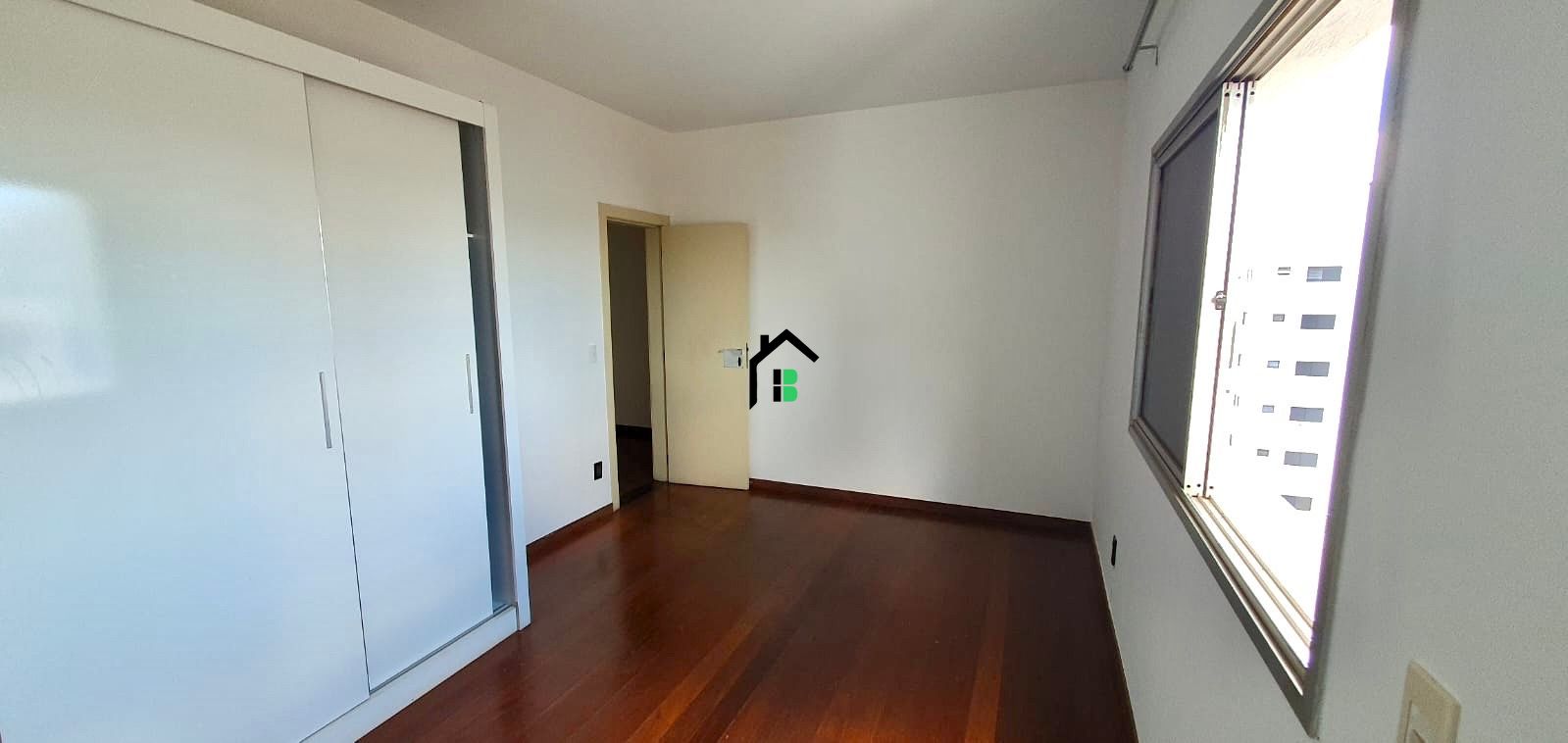 Apartamento à venda com 3 quartos, 140m² - Foto 11