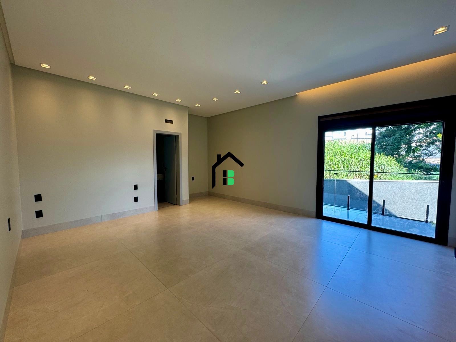 Casa de 5 quartos, 448m² no bairro Alto dos Caiçaras, em Patos de Minas | Eu Corretor