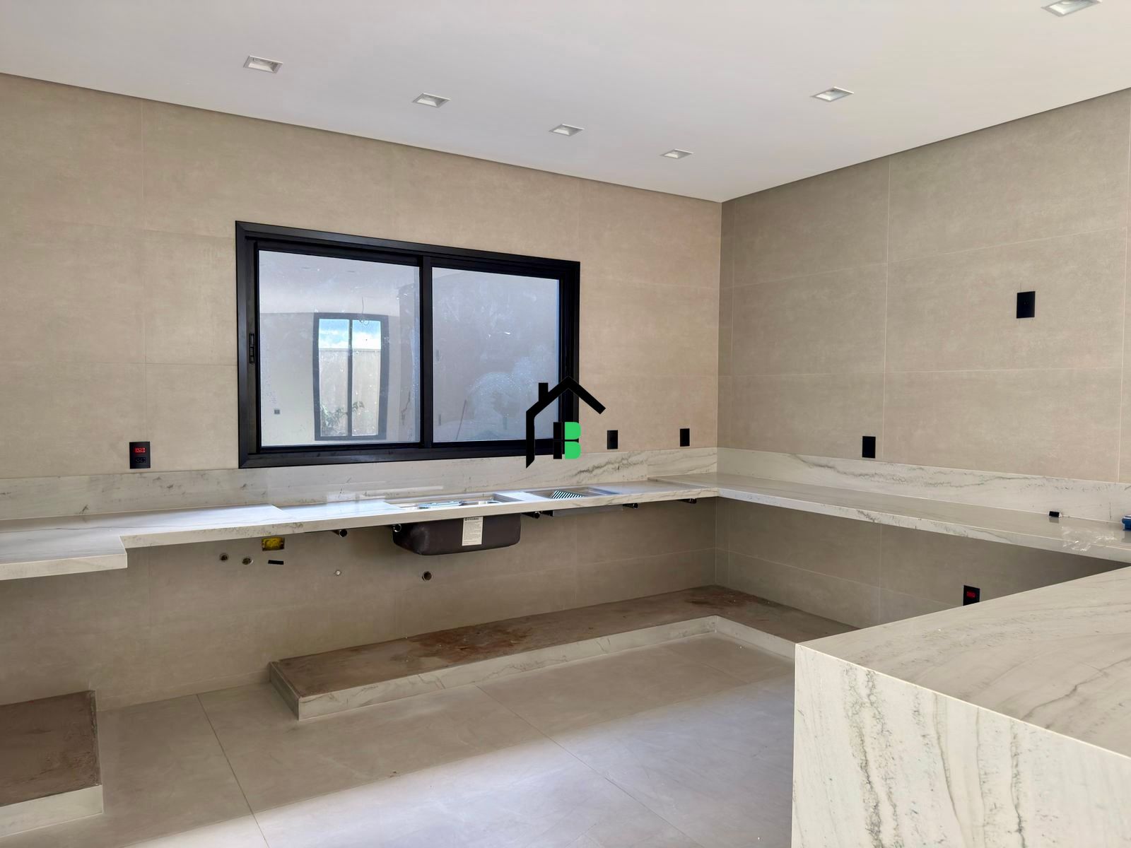 Casa de 5 quartos, 434m² no bairro Alto dos Caiçaras, em Patos de Minas | Eu Corretor